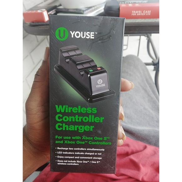 U-YOUSE WIRELESS CONTROLLER CHARGER (XBOX ONE & XBOX ONE S) - Picture 1 of 2